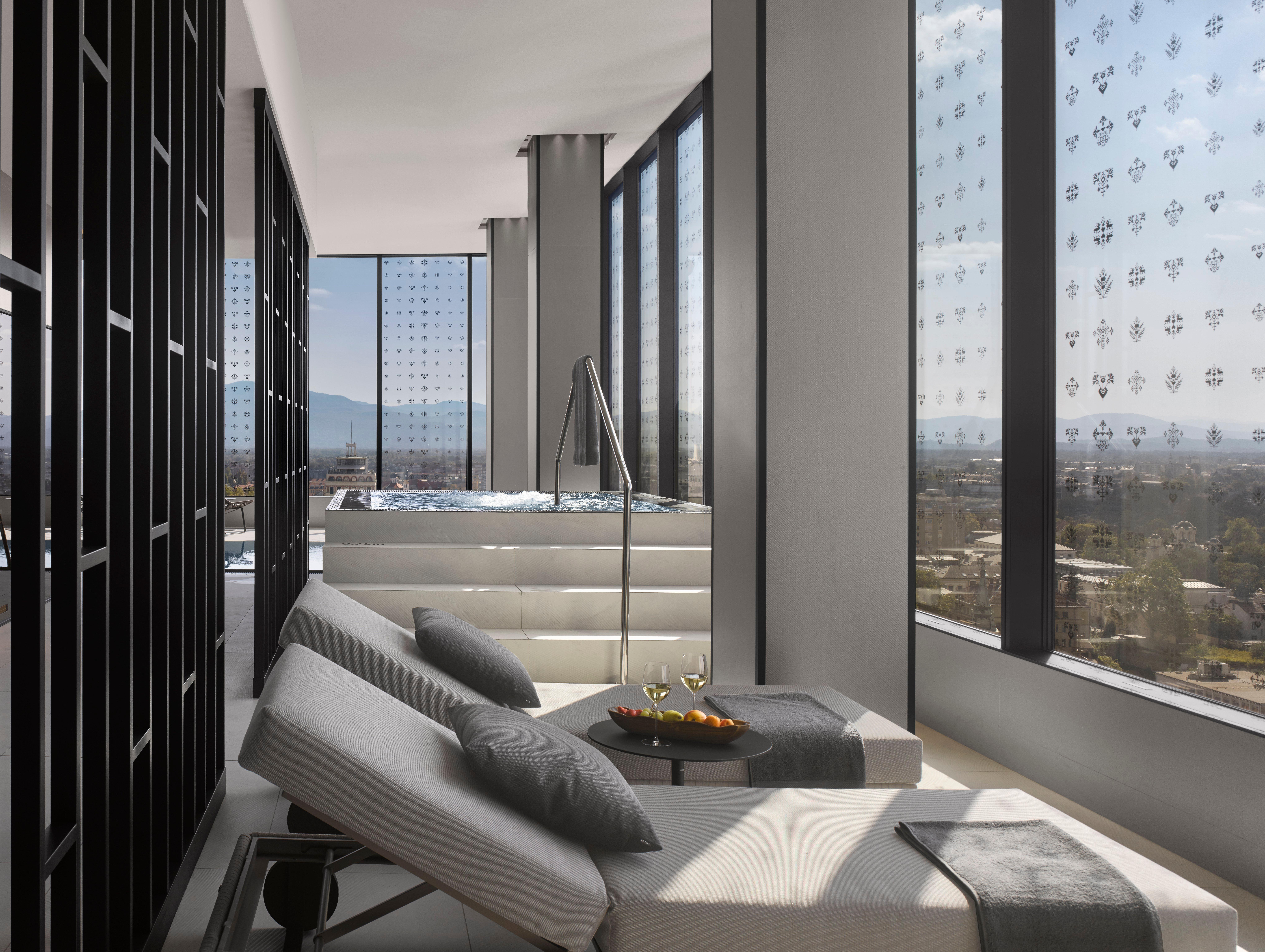 인터컨티넨탈 - 류블랴나 호텔 외부 사진 The spa at the Ritz-Carlton, Downtown, Los Angeles